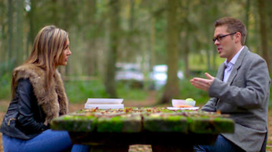 Glasses Jeweler Seduces Glam Girl In The Park!