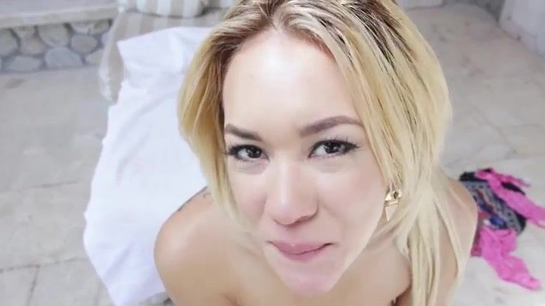 Blonde Gives Bloody Blowjob On Her Period!