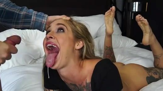 He Covers His Lover's Face With Cum In A Hotel Room!