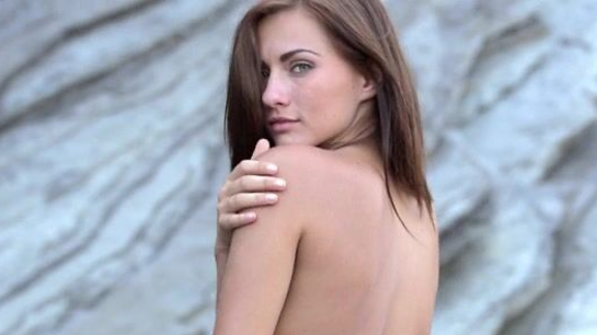 Naked Model Shows Off Her Body In Scenic Rocky Mountains!