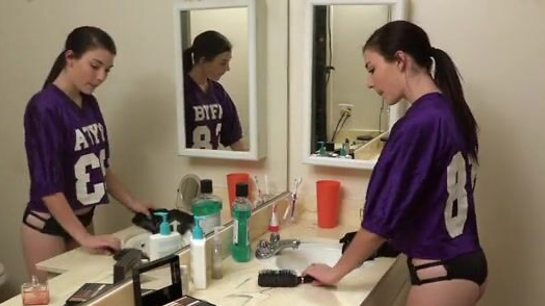 Bathroom Selfie Made Her Extremely Horny!