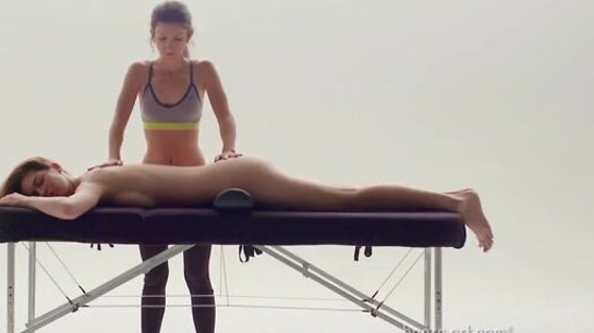 Experienced Masseuse Knows Exactly How To Make A Girl Cum Hard