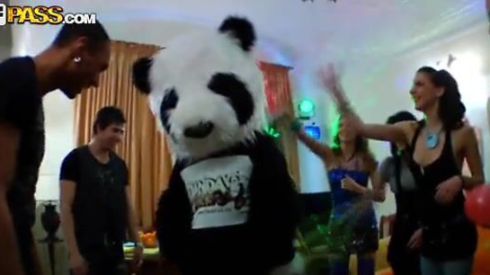Wild College Students Throw A Drunk Sex Party!