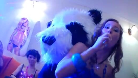 Wild College Students Throw A Drunk Sex Party!