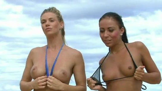 Naked Girls Show Off Their Perfect Bodies On The Beach!