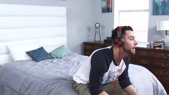 She Distracted Him From PlayStation With Hot Anal!