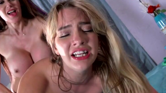 New Stepmom Strap-On Fucks Innocent Girl With Her Huge Fake Cock!