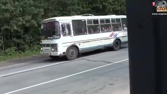 Russian Dudes Met A Cute Girl At The Bus Stop And Fucked Her Easy!