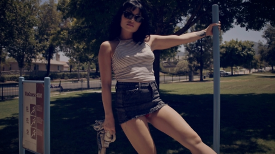 Brunette Learned To Enjoy Life And Cum In Every Moment!
