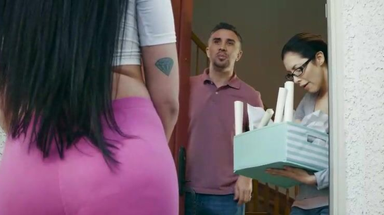 New Neighbor Used Her Juicy Ass To Seduce The Married Guy Next Door!