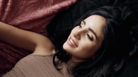 Beautiful Girl Fucks The Baddest Guy In The Hood Out Of Boredom!