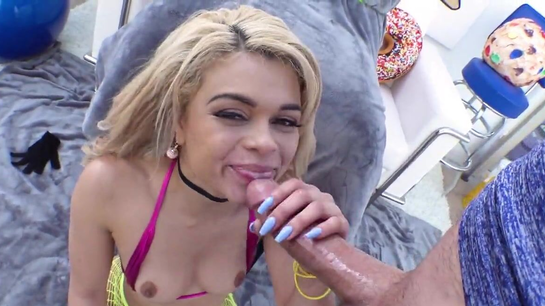 Experienced Anal Slut Gets New Sensations At Casting!