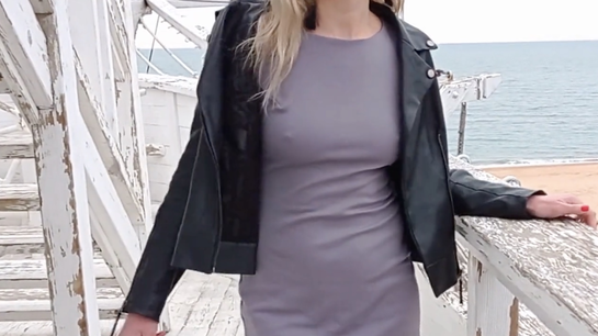 Married Woman Seduces The Photographer And Cheats On Hubby!