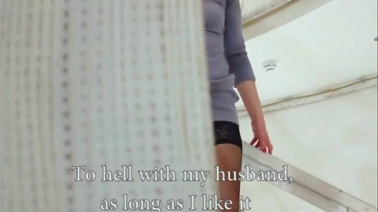 Married Woman Seduces The Photographer And Cheats On Hubby!