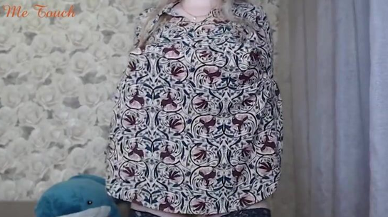 Young Moscow Girl Dances And Flashes Her Body On Camera!