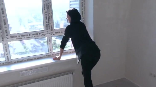 Hot Russian Realtor Offered Extra Service - Couldn't Say No!