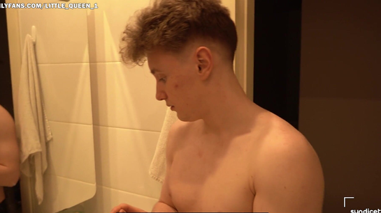 Slutty Girlfriend Cheats With Hot Delivery Guy While Boyfriend's Out!