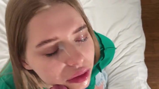Best Friend's Girlfriend Came Over And Gave Me A Sneaky Blowjob!