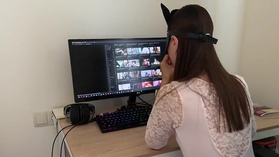 This Is How Girls Actually Watch Porn