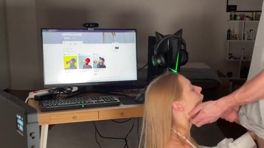 Russian Girl Does Porn And Makes Bank Selling NFTs On The Side!