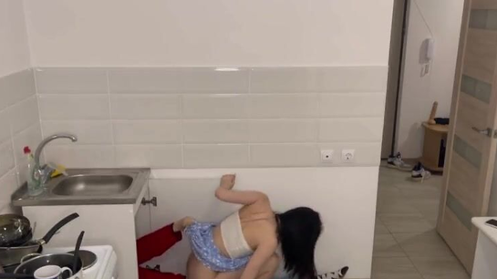Called The Repairman And Cheated On Husband While He Worked!