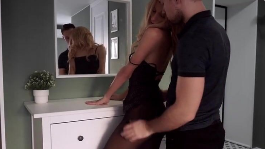Homemade Party Sex With Creampie... Filled Her Up So Deep!