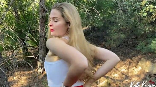 Quick POV Outdoor Fuck In Nature!