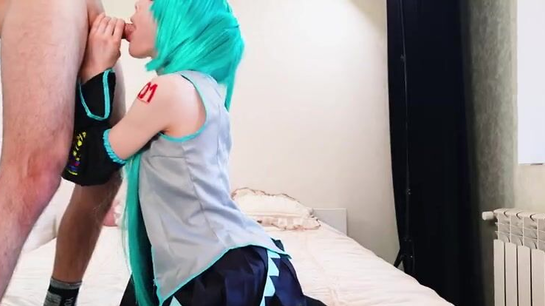 Cute Fan Girl Sucked My Cock And Rode Me Wild After The Concert!