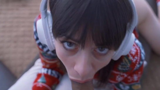 Russian Slut Gets Anal Fucked While Gaming!
