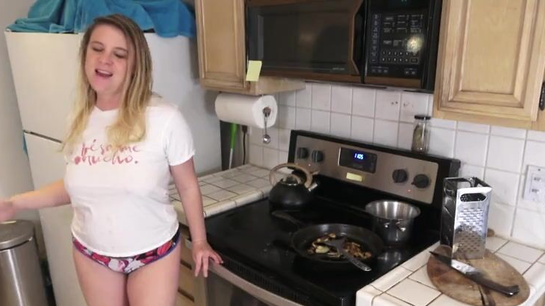 I Always Want To Fuck When My Stepsister Cooks...