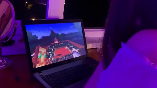 He Fucked His Girlfriend While She Was At The Computer!