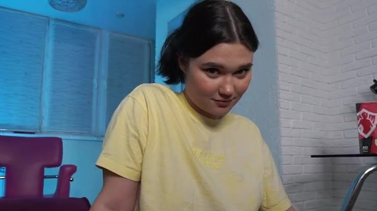 Hot Russian Girl Gave Home Blowjob With Dirty Talk!