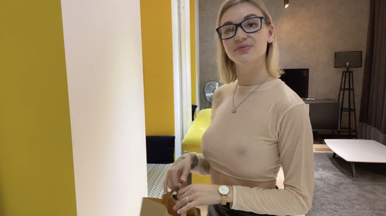 Horny Client Fucks Delivery Guy After Bringing Order!