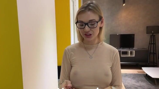 Horny Client Fucks Delivery Guy After Bringing Order!
