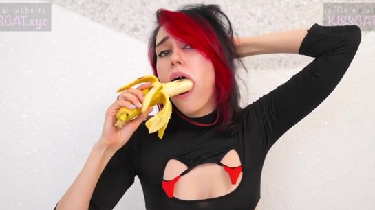 She Practiced Sucking Dick On Bananas... Now She’s Pro!