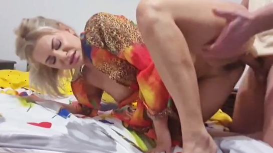 Morning Anal Pound With My Horny Stepmom!