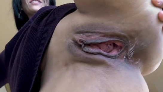 Kiss My Juicy Pussy... You Want To Lick It So Bad!
