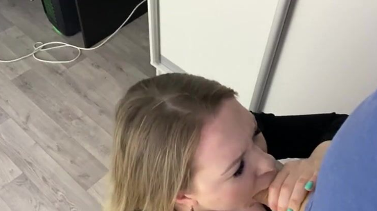 Tinder Slut Sucked My Big Dick On Our Very First Date!
