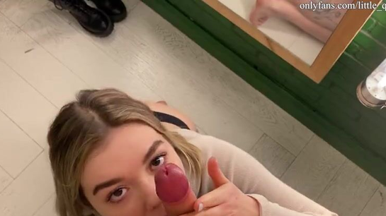Got So Horny While Shopping I Fucked Her In The Fitting Room!