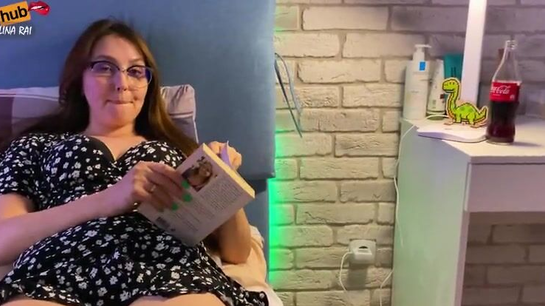 Stepmom Forgot Panties... I Saw Her Bare Wet Pussy!