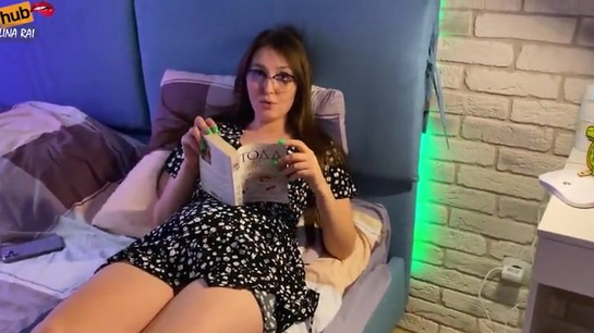 Stepmom Forgot Panties... I Saw Her Bare Wet Pussy!