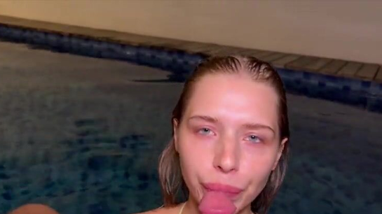 Hot Friend Seduced Him For A Blowjob In The Swimming Pool!