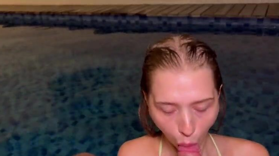 Hot Friend Seduced Him For A Blowjob In The Swimming Pool!