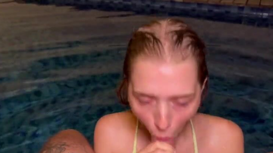 Hot Friend Seduced Him For A Blowjob In The Swimming Pool!