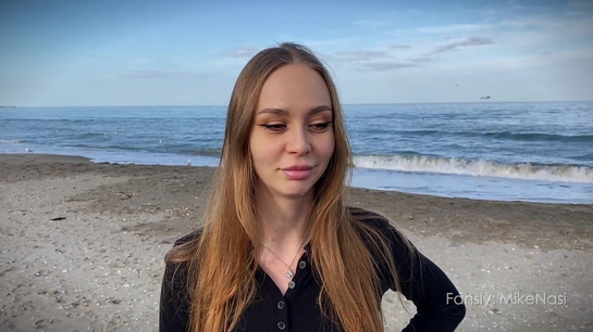 Russian Babe Sucked Stranger's Dick For His Help!