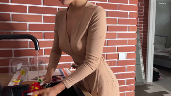 Kitchen Fuck Ended With A Massive Creampie In Her Pussy!